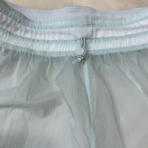 Lululemon Step Out High Rise 3” Shorts - Picture 4 of 8